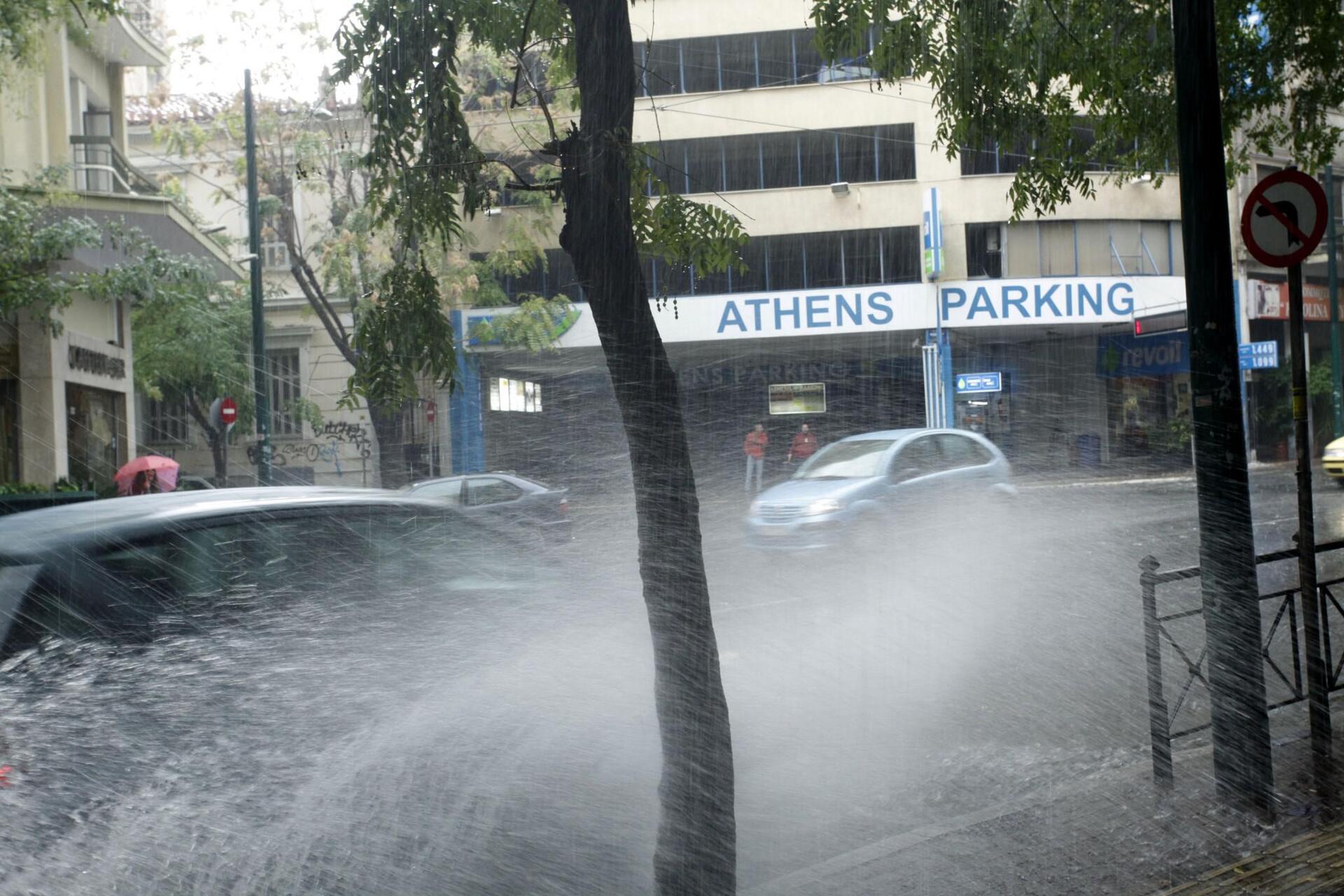 Σοβαρά προβλήματα από τη θεομηνία σ' όλη τη χώρα - «Βούλιαξαν» Αχαΐα, Ναύπακτος, Μεσολόγγι