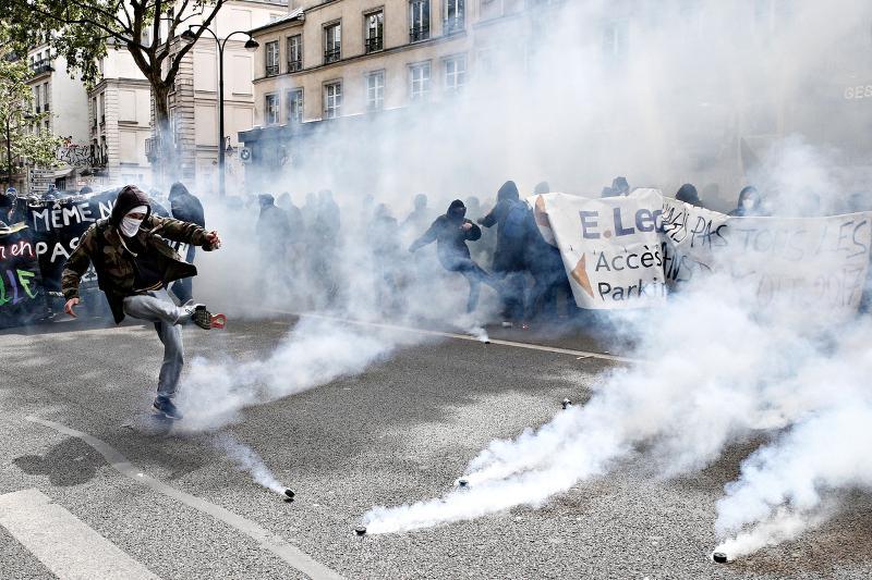 Χάος στις διαδηλώσεις για την εργατική Πρωτομαγιά στην Γαλλία