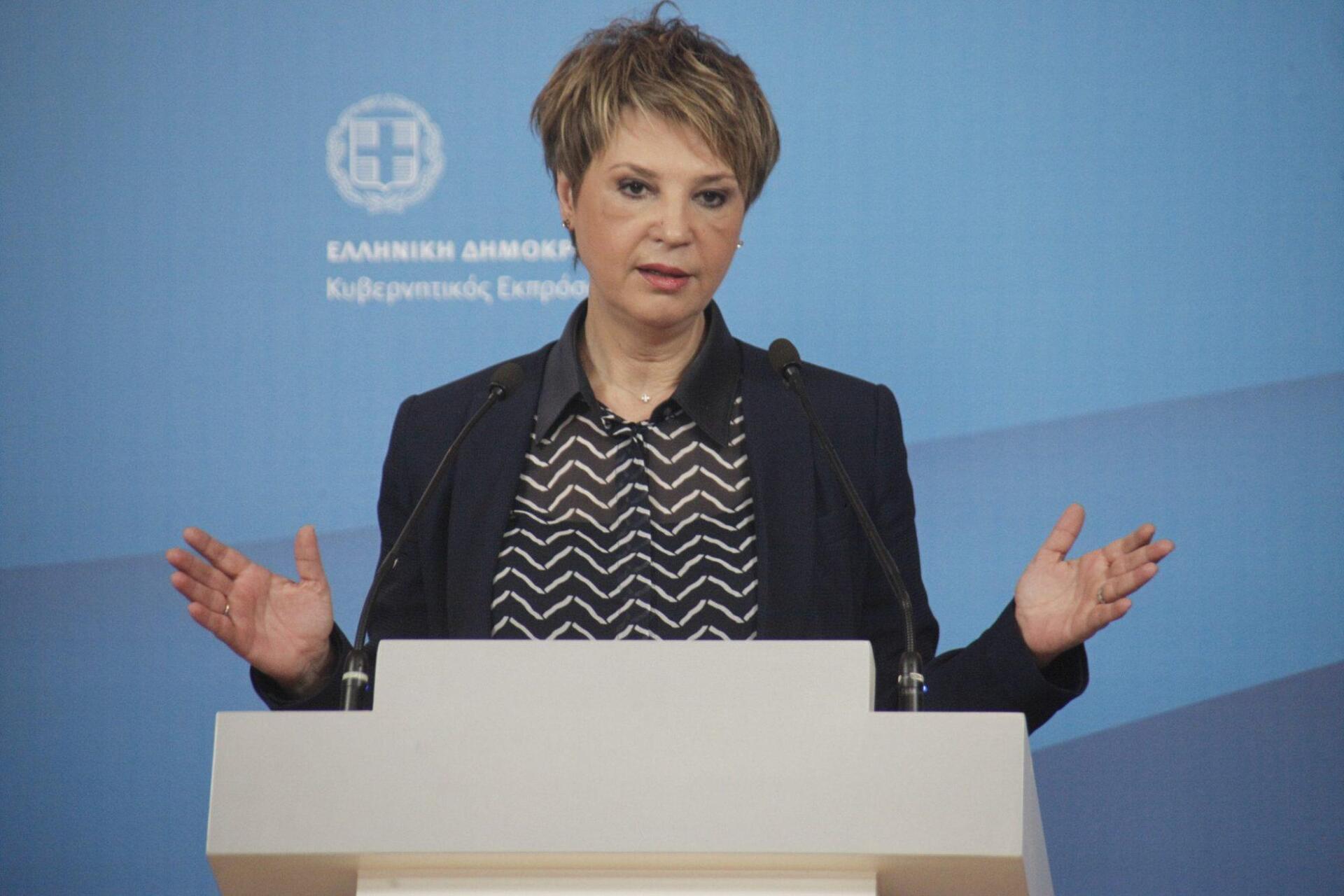 Η Γεροβασίλη μας «δουλεύει»: Η κυβέρνηση κράτησε όλες τις κόκκινες γραμμές της