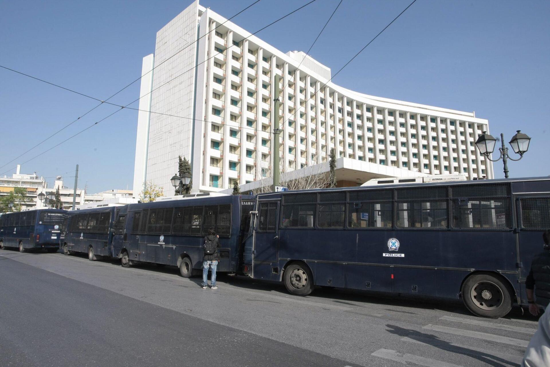 «Σκληρό πόκερ» με ΔΝΤ για το εφεδρικό μνημόνιο