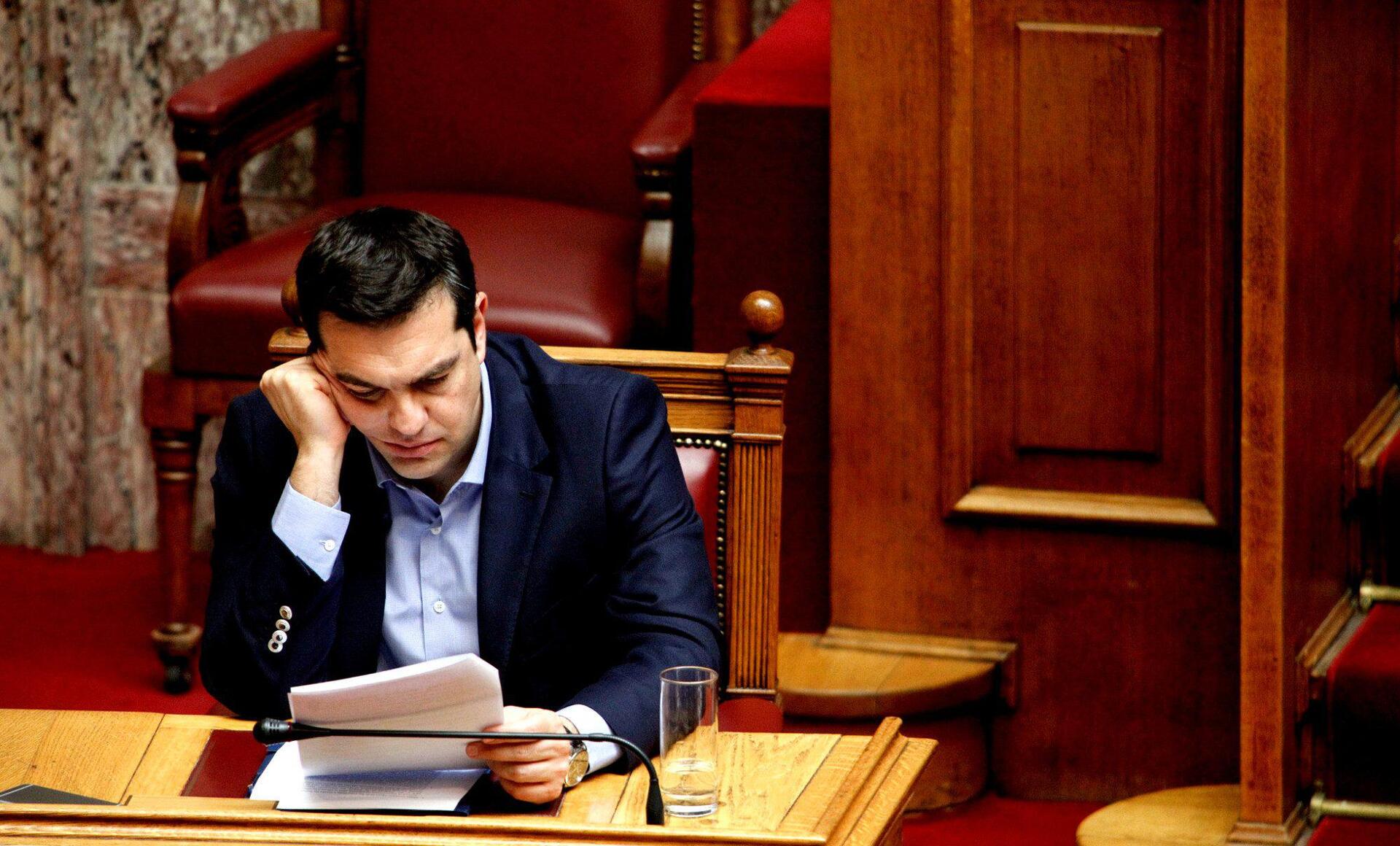 Bloomberg: Ο Τσίπρας έχει τρεις επιλογές, μία εκ των οποίων είναι οι εκλογές