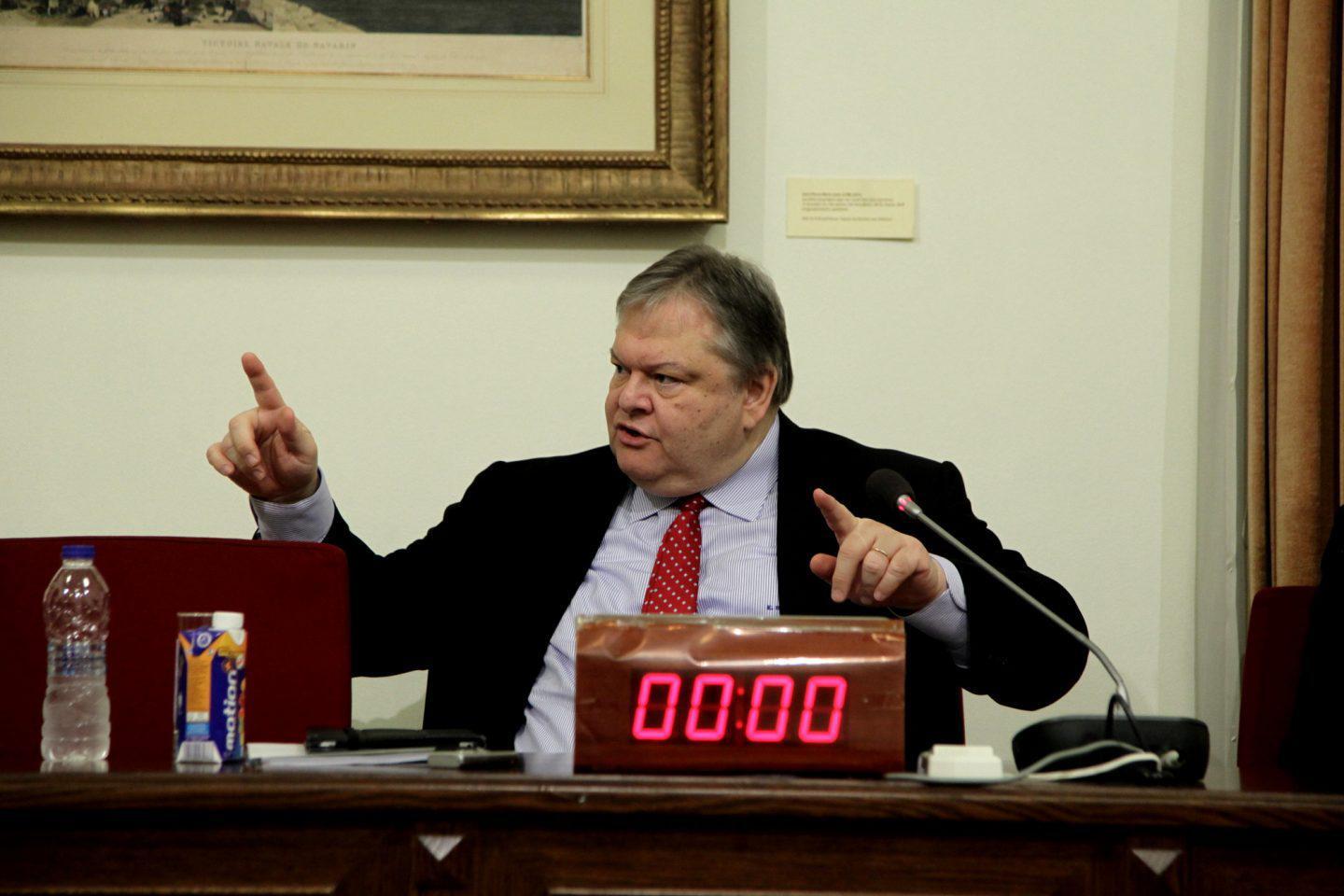 Βιβλίο Παπακωνσταντίνου: Ο ΣΥΡΙΖΑ μου είπε να δώσω τον Βενιζέλο