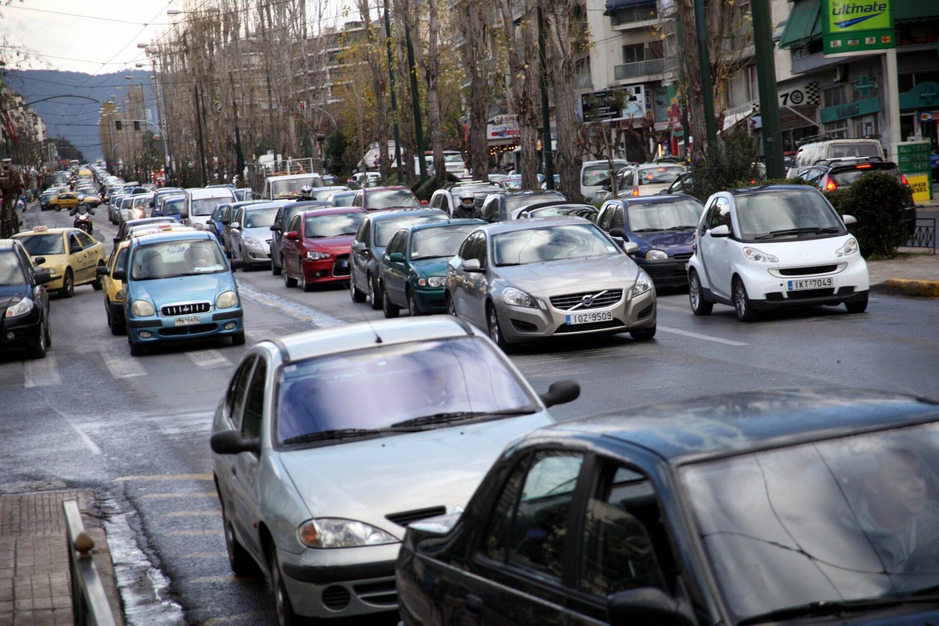 Γεγονός τα τέλη κυκλοφορίας με το μήνα – Τι θα πληρώσετε για να πάρετε τις πινακίδες
