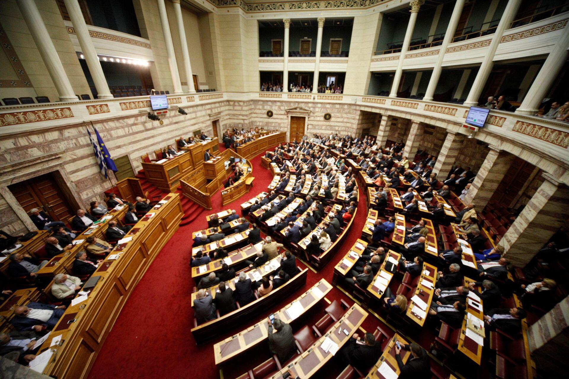 Βουλή: Υπερψηφίσθηκε με 153 ψήφους το πολυνομοσχέδιο
