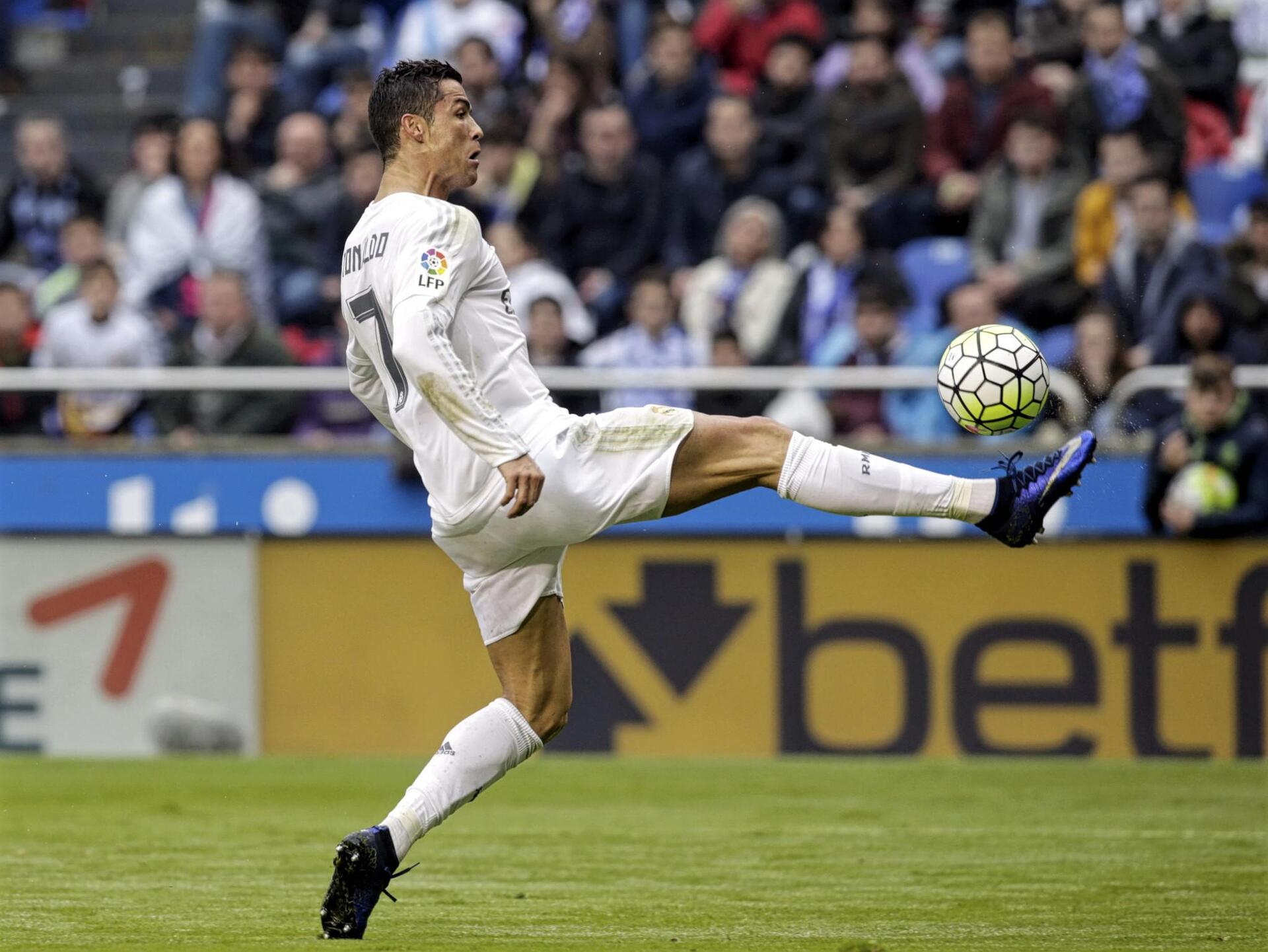 cristiano-ronaldo-1000