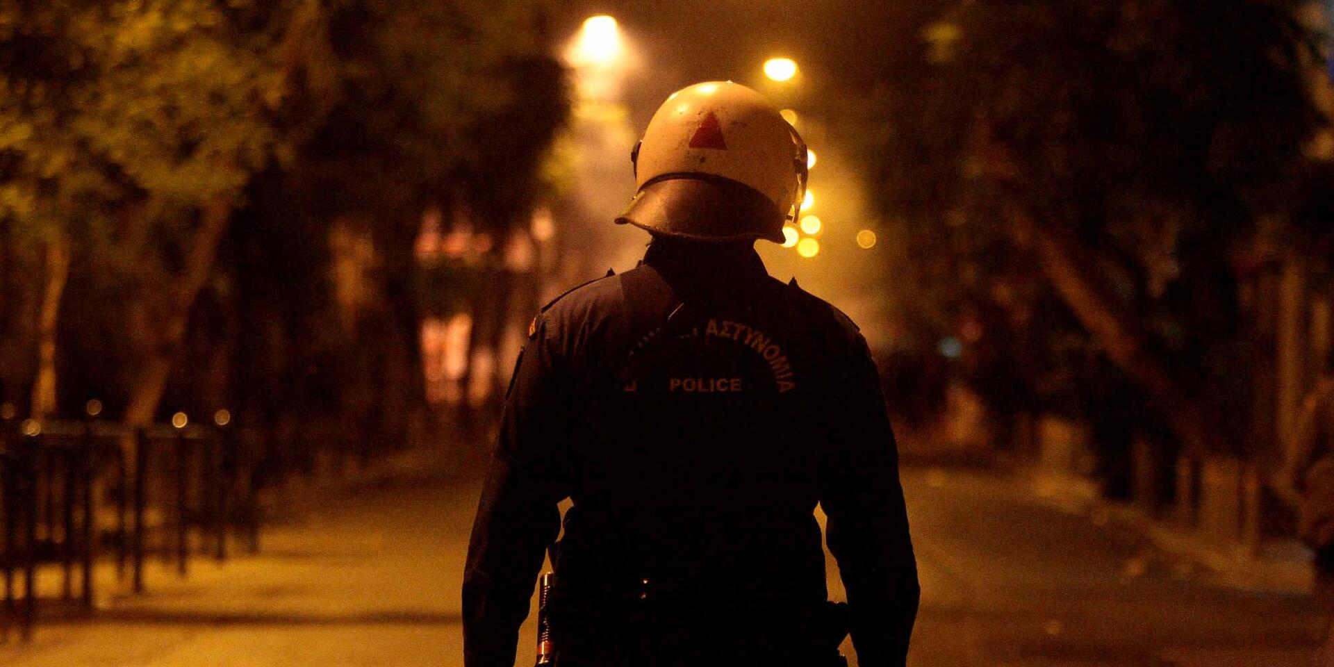 Νύχτα τρόμου στα Εξάρχεια: Μολότοφ, φωτιές και προσαγωγές από την ΕΛΑΣ [βίντεο]