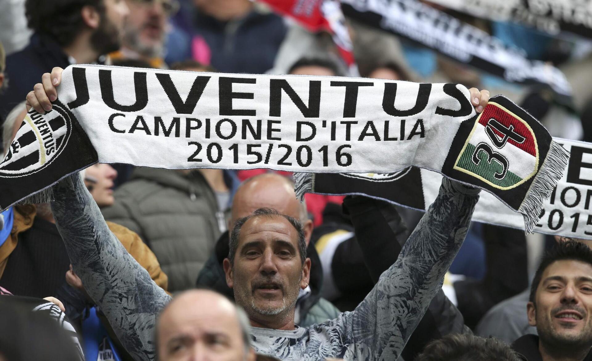 Football Soccer - Juventus v Carpi - Italian Serie A - Juventus stadium, Turin, Italy - 01/05/16