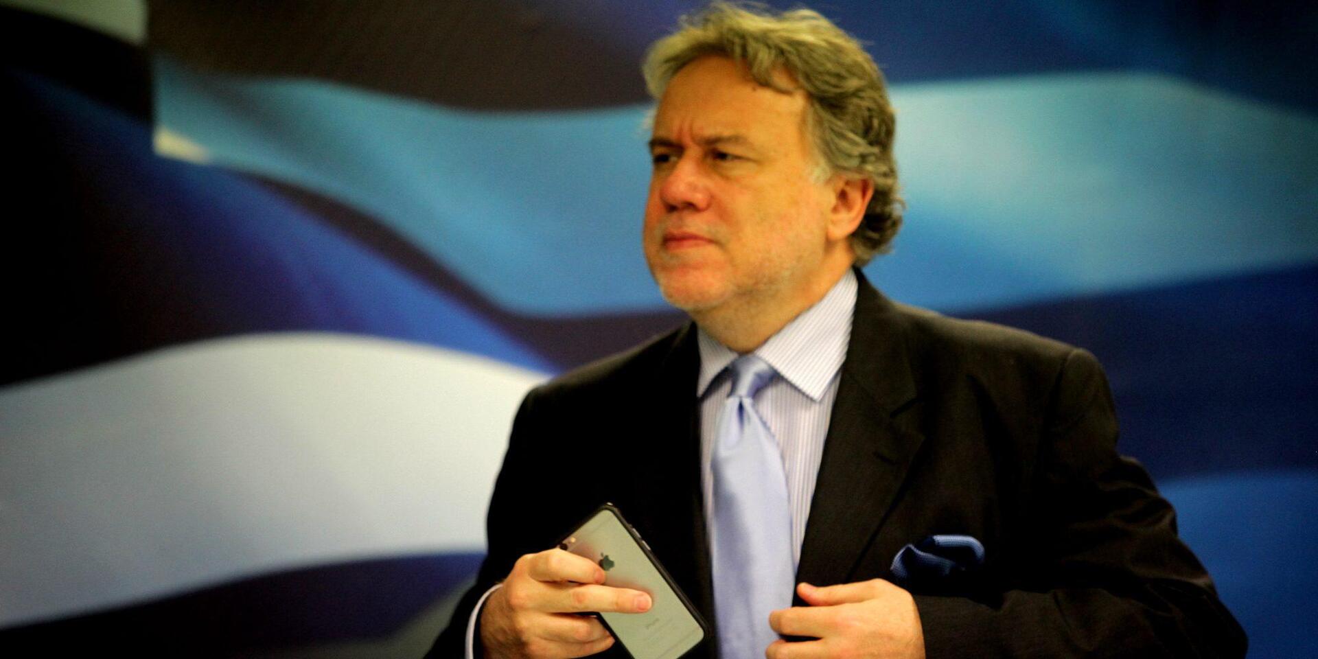 «Yes men» και στις ομαδικές απολύσεις