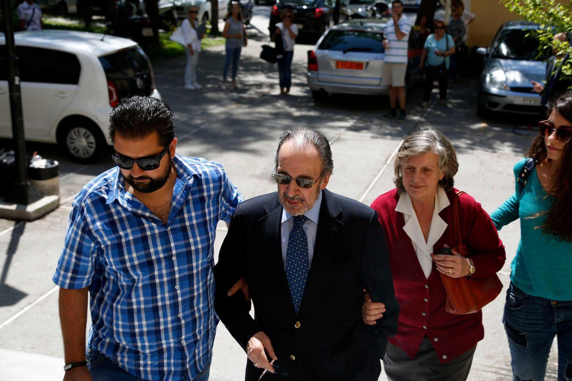 Ο Μαρτίνης πήρε προθεσμία να απολογηθεί την Παρασκευή και κρατείται στην ασφάλεια
