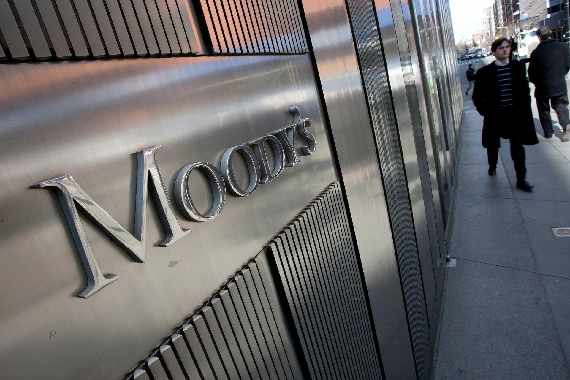Moody’s: Αμφιβολίες για το κατά πόσο το ελληνικό πρόγραμμα μπορεί να εφαρμοστεί