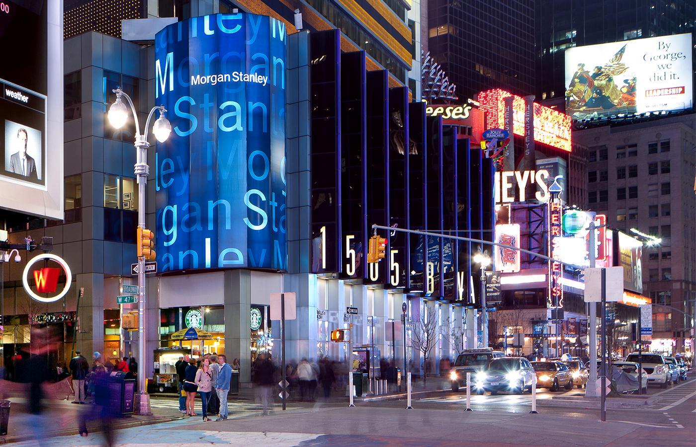 Morgan Stanley: Η αξιολόγηση θα κλείσει, αγοράστε ελληνικά ομόλογα