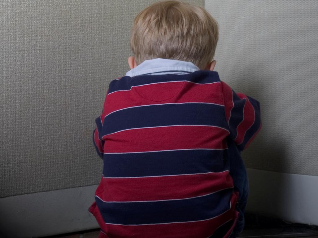 Ζάκυνθος: «Το σκούντησα κι έπεσε το καημένο, μία γραντζουνίτσα ήταν» - Τι είπε η μητέρα που κατηγορείται ότι κακοποίησε τα παιδιά της [βίντεο]