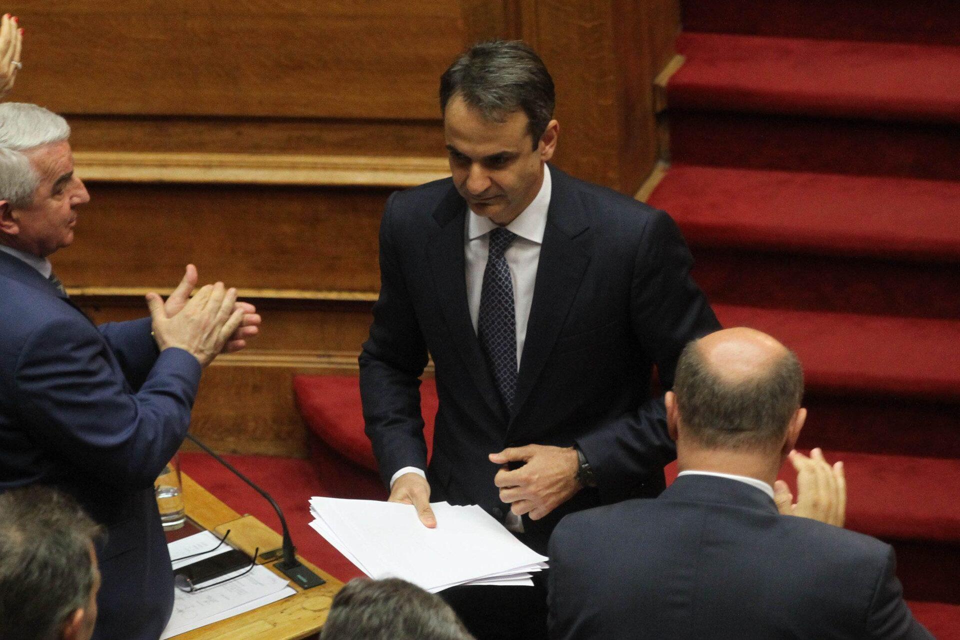 Το πηγαδάκι του Κυριάκου με τους βουλευτές της ΝΔ [εικόνες]