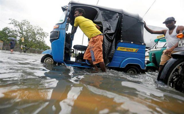 ss-160523-sri-lanka-flood-disaster-03_f45e8af823b03dd0e0f8225622963df6.nbcnews-ux-1024-900