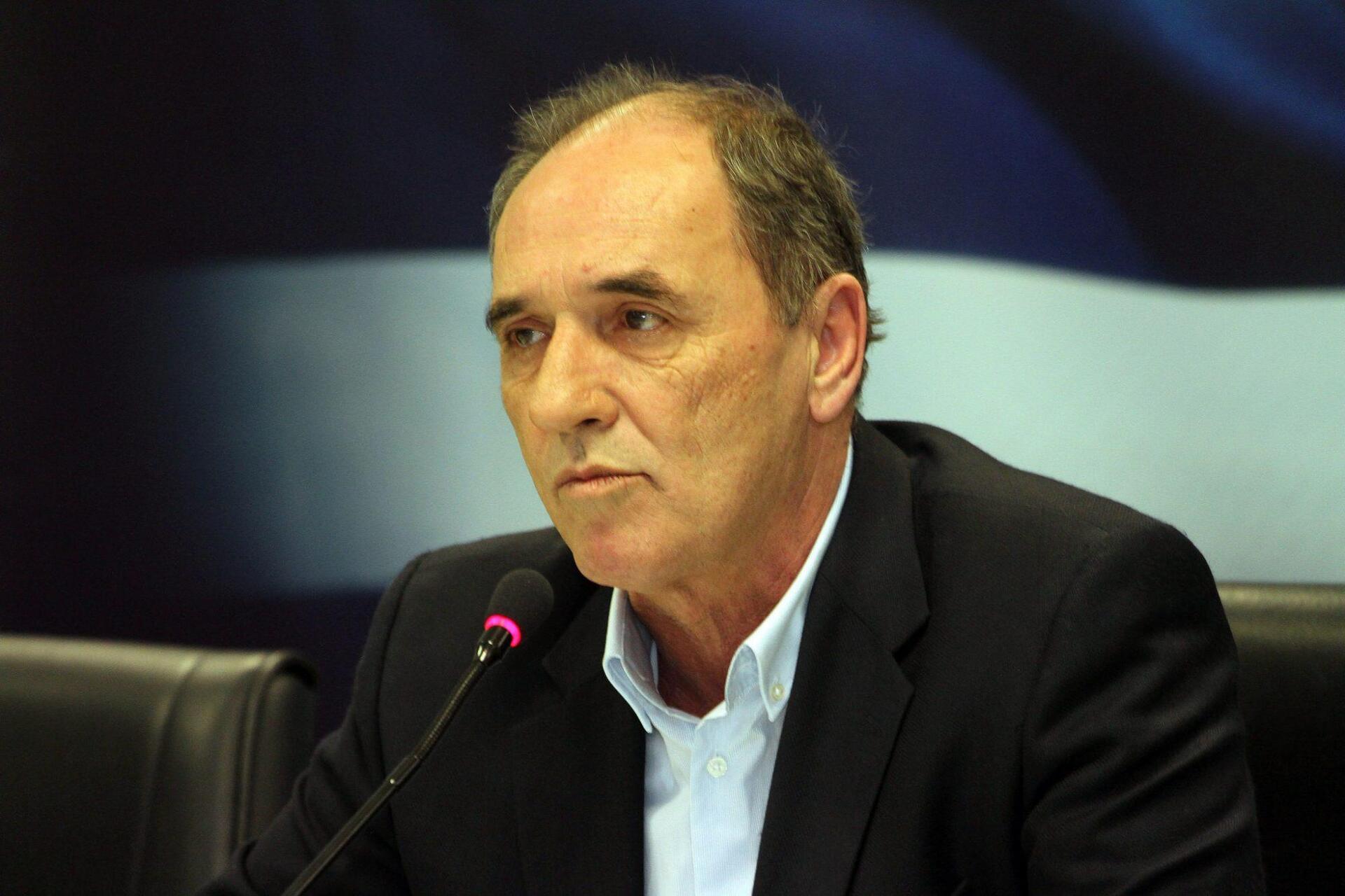 Σταθάκης: Διαψεύδει την επιβολή φόρου σε Internet και πετρέλαιο κίνησης