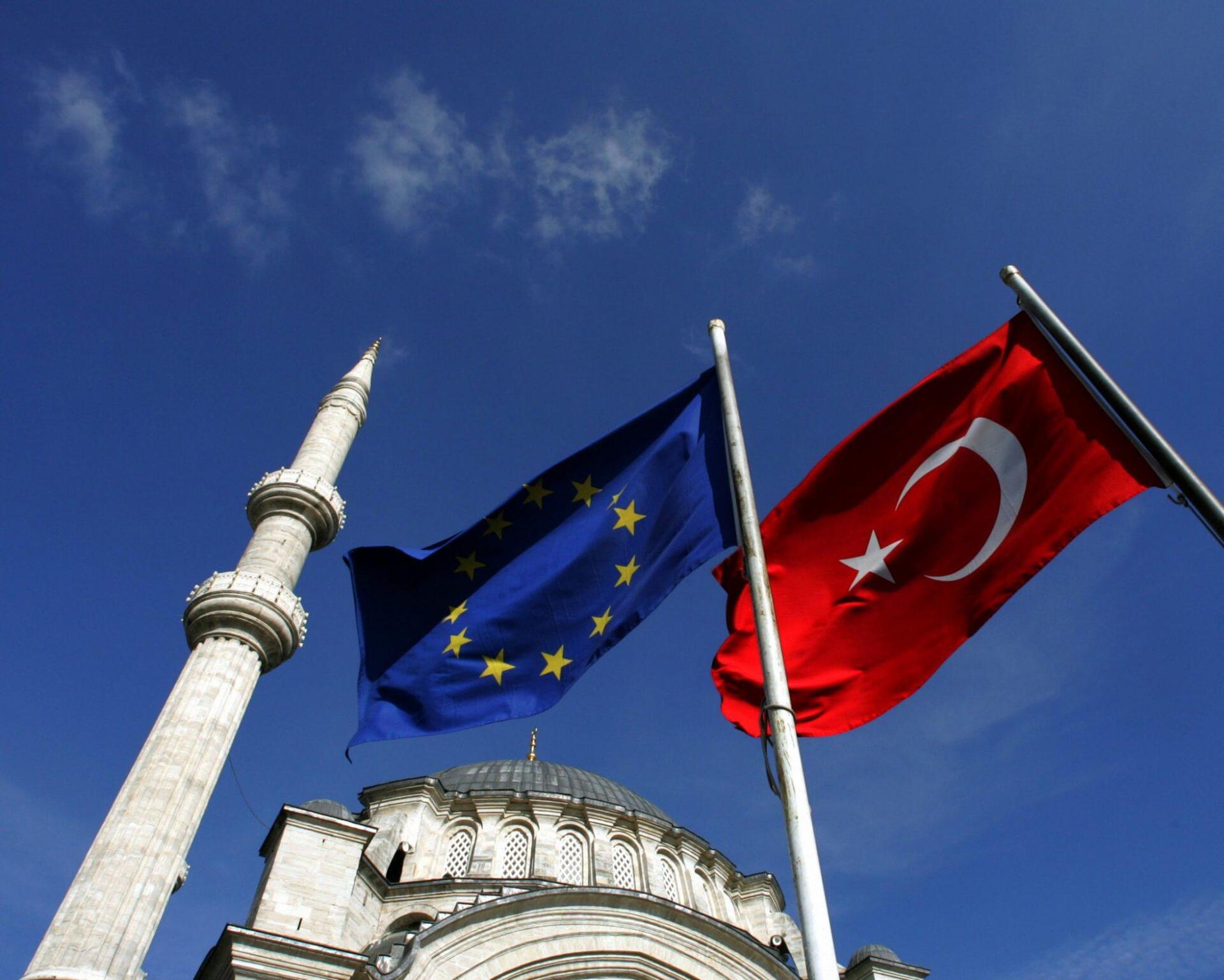 Η Άγκυρα απειλεί με αναστολή των συμφωνιών με την Ευρωπαϊκή Ένωση