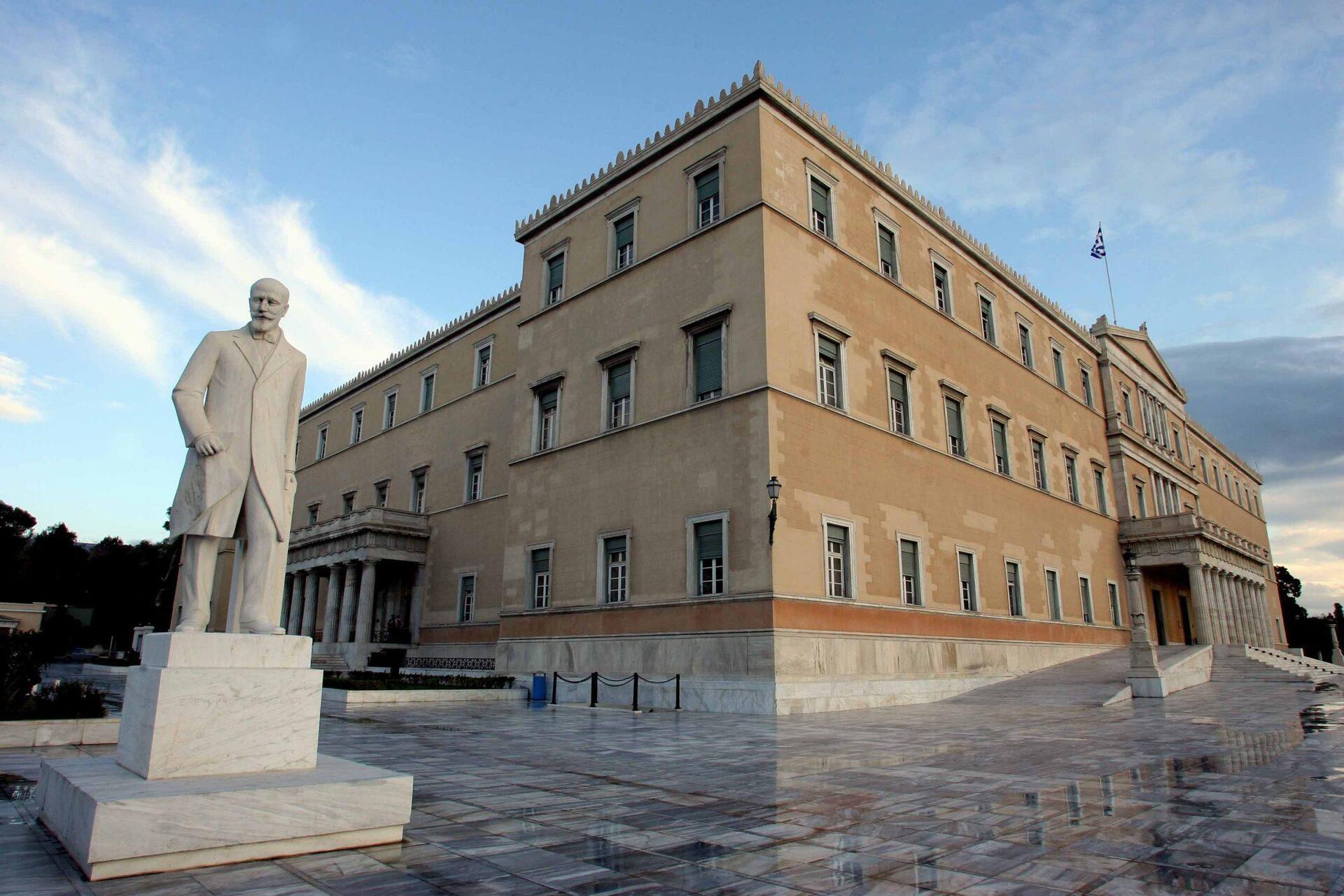 Γραφείο Προϋπολογισμού Βουλής: Αναπόφευκτος ο «κόφτης» αν δεν εφαρμοστούν τα μέτρα