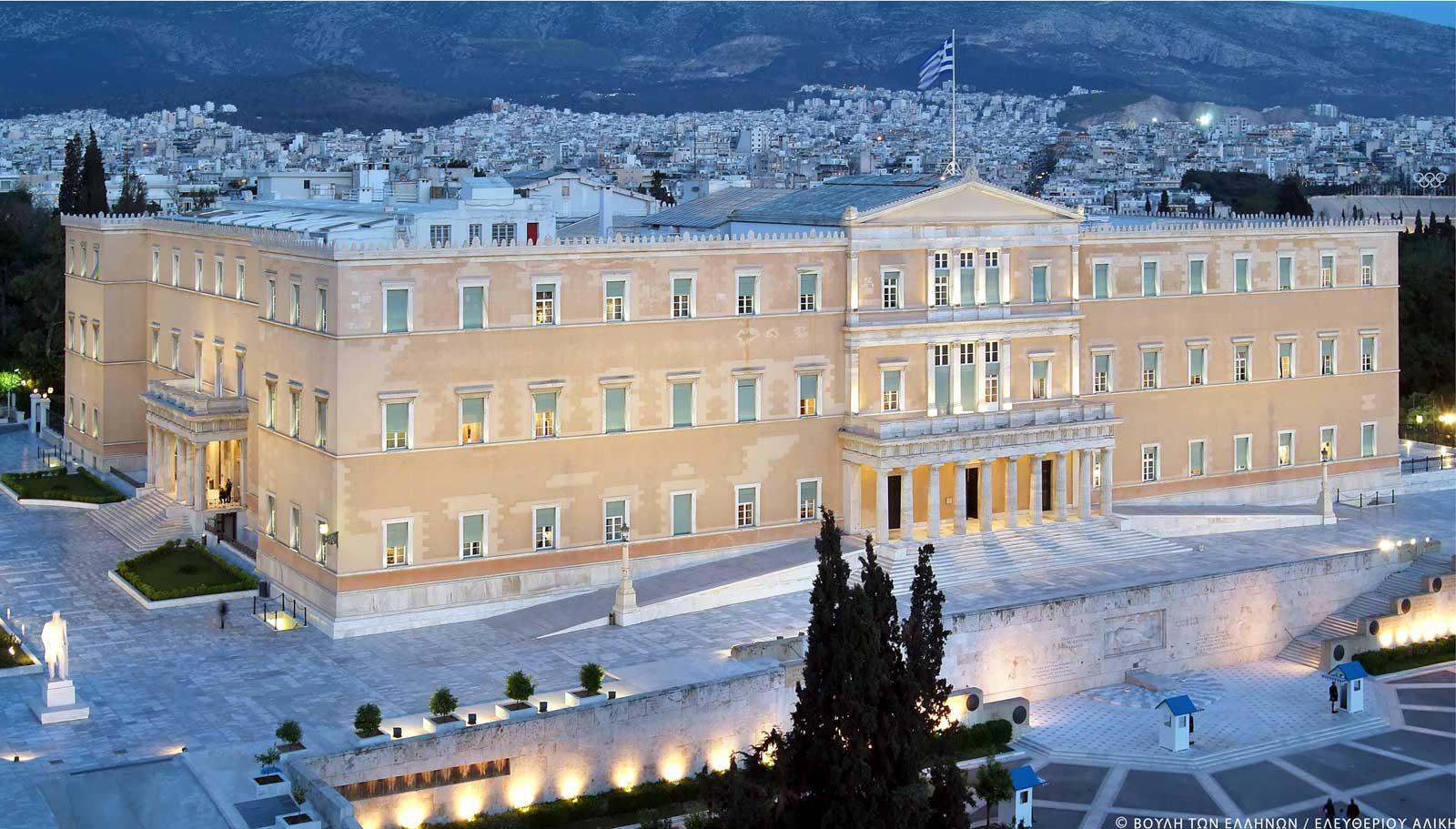 Υπερψηφίστηκαν οι τροπολογίες με τα «εκκρεμή» προαπαιτούμενα της πρώτης δόσης