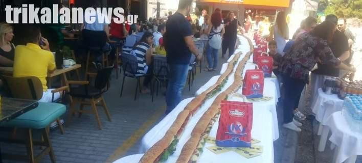 Εφτιαξαν γιγαντιαία μπαγκέτα 40 μέτρων στα Τρίκαλα [βίντεο]