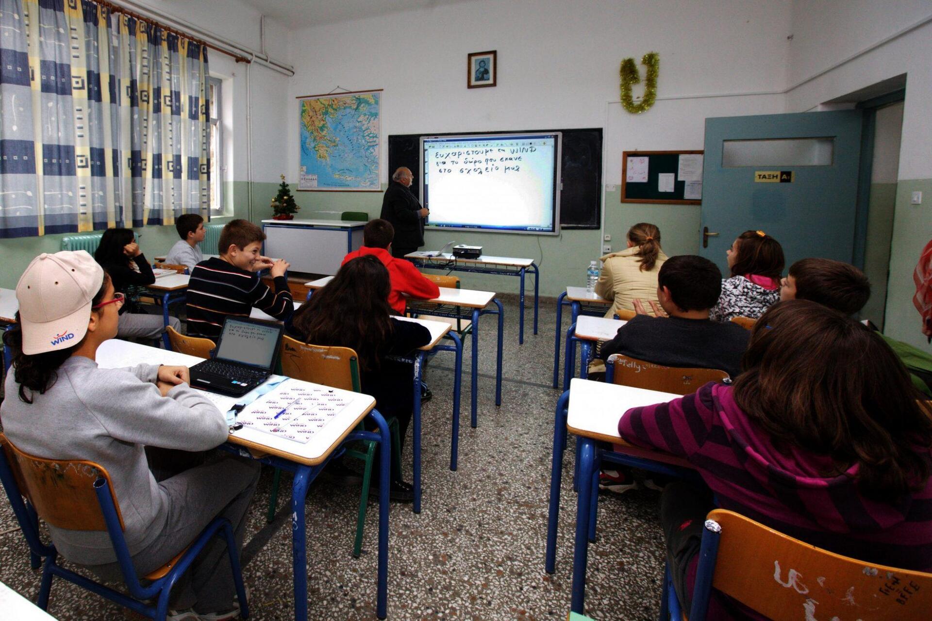 Λιγότεροι αναπληρωτές κατά 55% η «μεταρρύθμιση» του υπουργείου Παιδείας