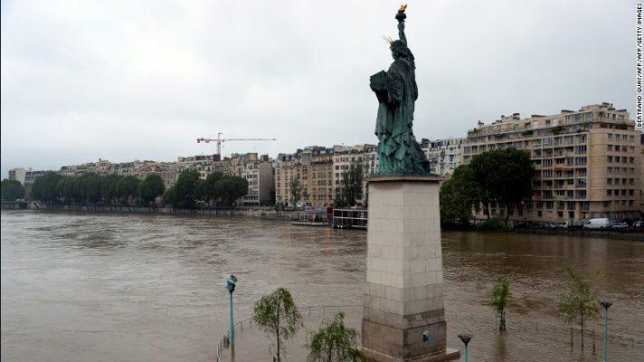 160602111018-france-floods-1-exlarge-169