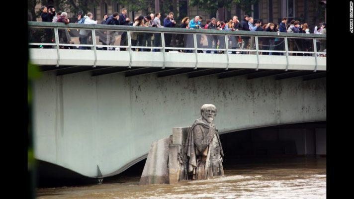 160603091743-01-france-flood-0603-exlarge-169