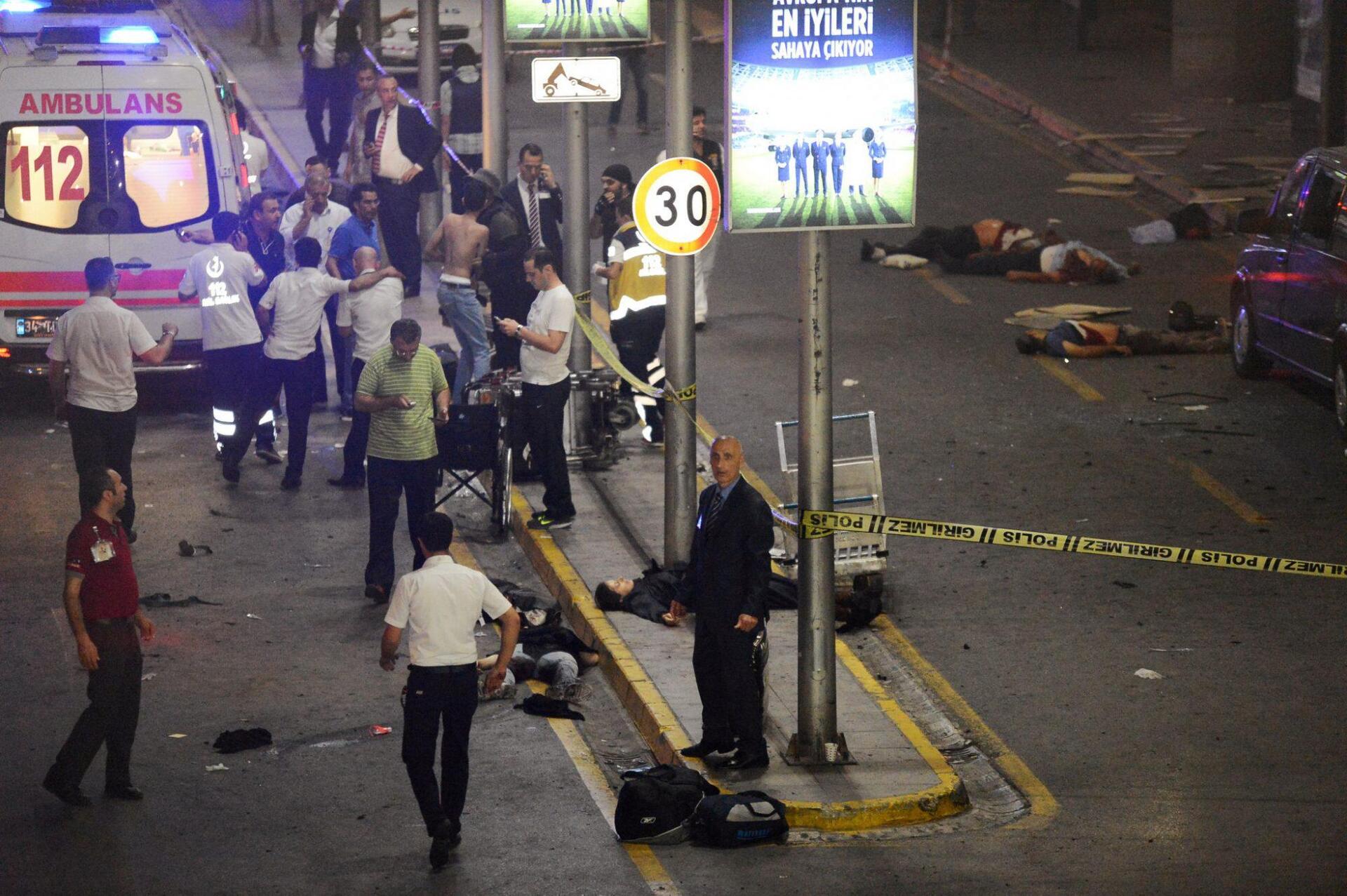 Συγκλονιστική μαρτυρία αστυνομικού: «Είδα τρομοκράτες να πυροβολούν κατά πολιτών»