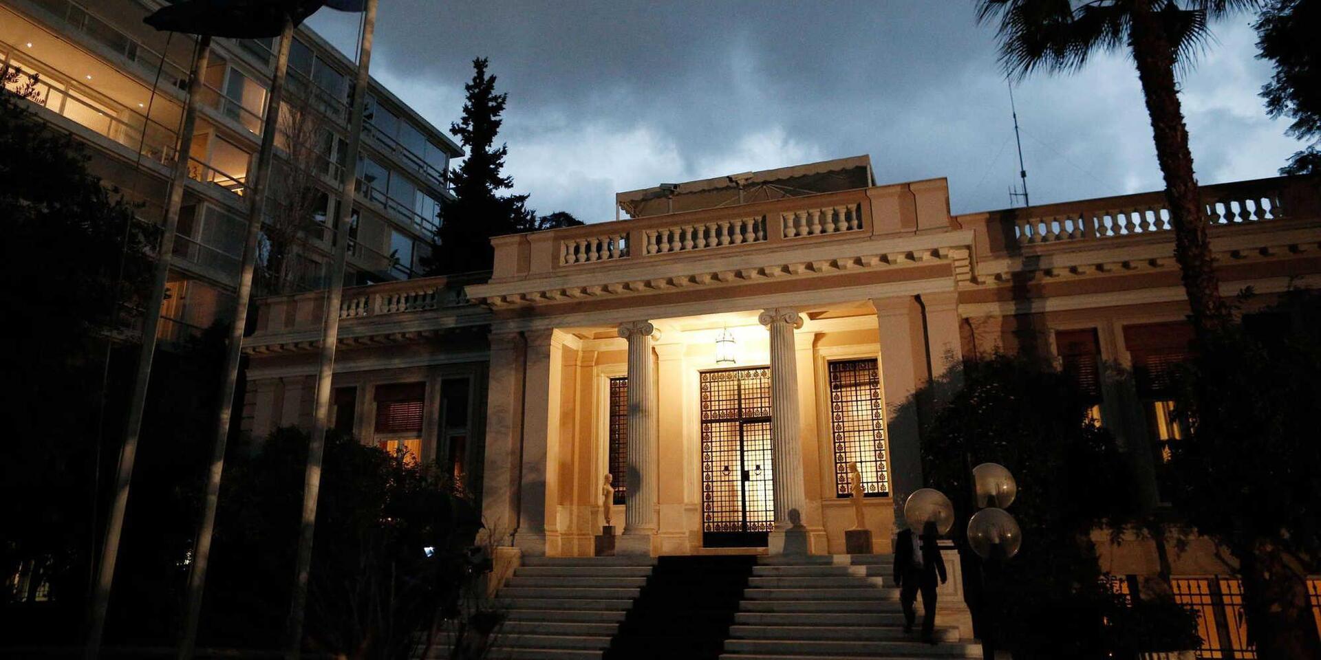 Επιστροφή στις συλλογικές διαπραγματεύσεις και συνταγματική αναθεώρηση