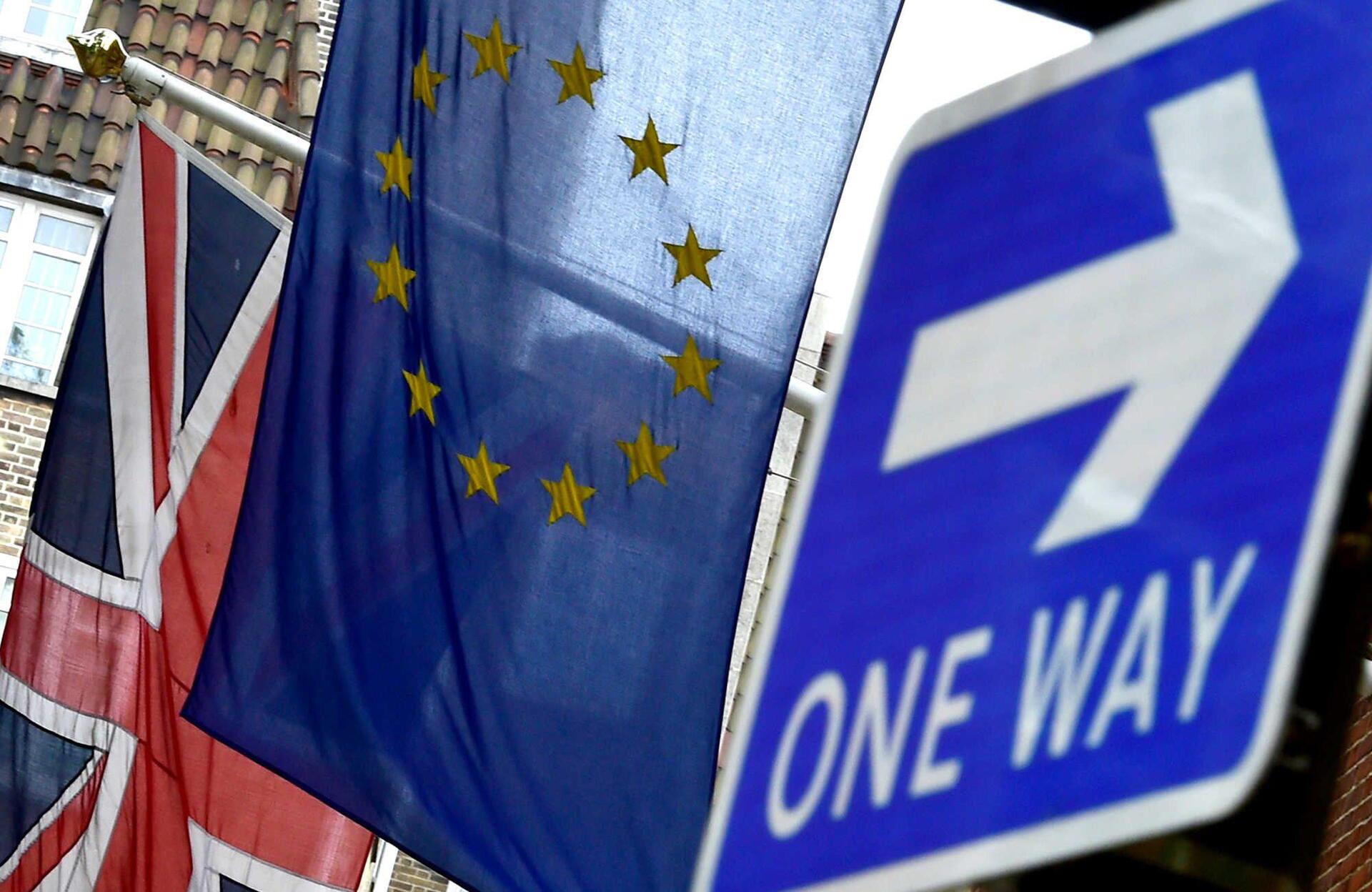 Λίγα 24ωρα πριν το δημοψήφισμα στην Βρετανία το Bremain προηγείται με επτά μονάδες