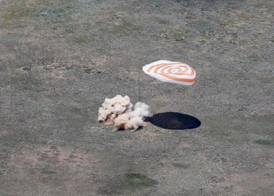A Soyuz TMA-19M spacecraft capsule carrying International Space Station (ISS) crew members, Timothy Peake of Britain, Yuri Malenchenko of Russia and Timothy Kopra of the U.S., lands near the town of Dzhezkazgan (Zhezkazgan), Kazakhstan, June 18, 2016.REUTERS/Shamil Zhumatov