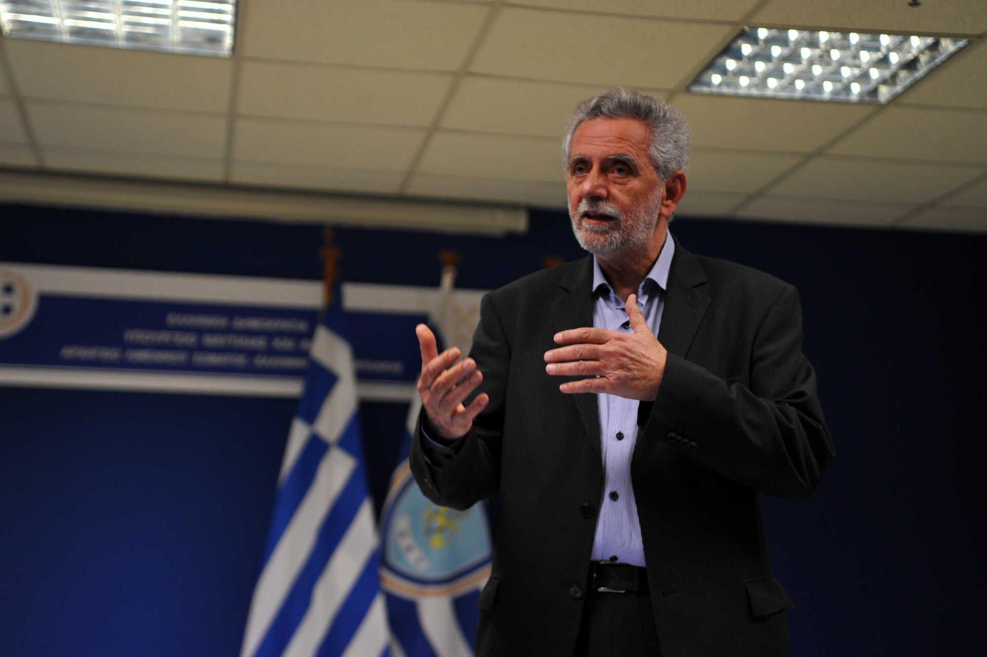 Ο Δρίτσας ζητά …κατανόηση από τους λιμενεργάτες