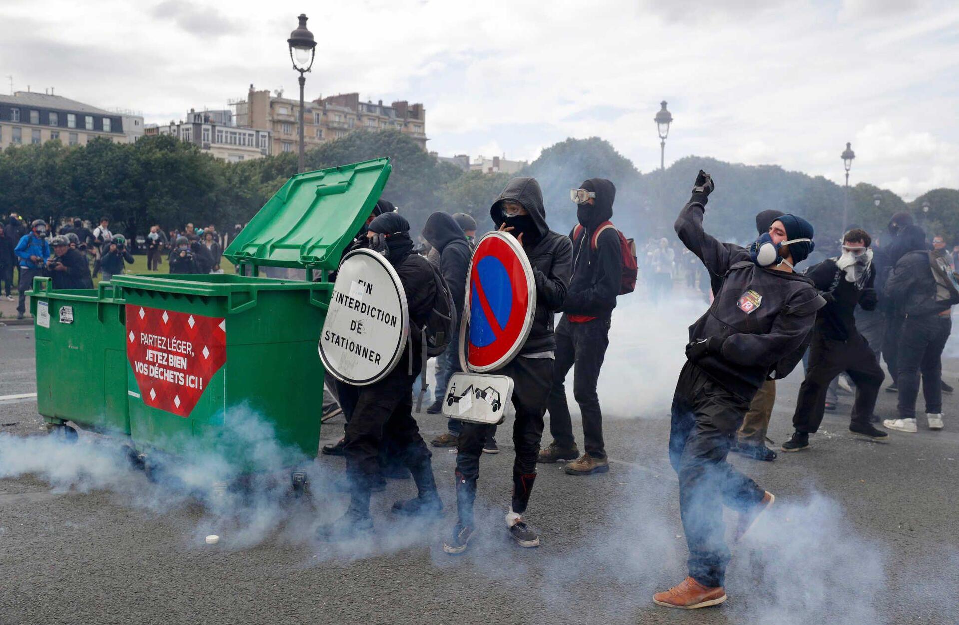 Στους δρόμους οι Γάλλοι για την εργασιακή μεταρρύθμιση εν μέσω Euro