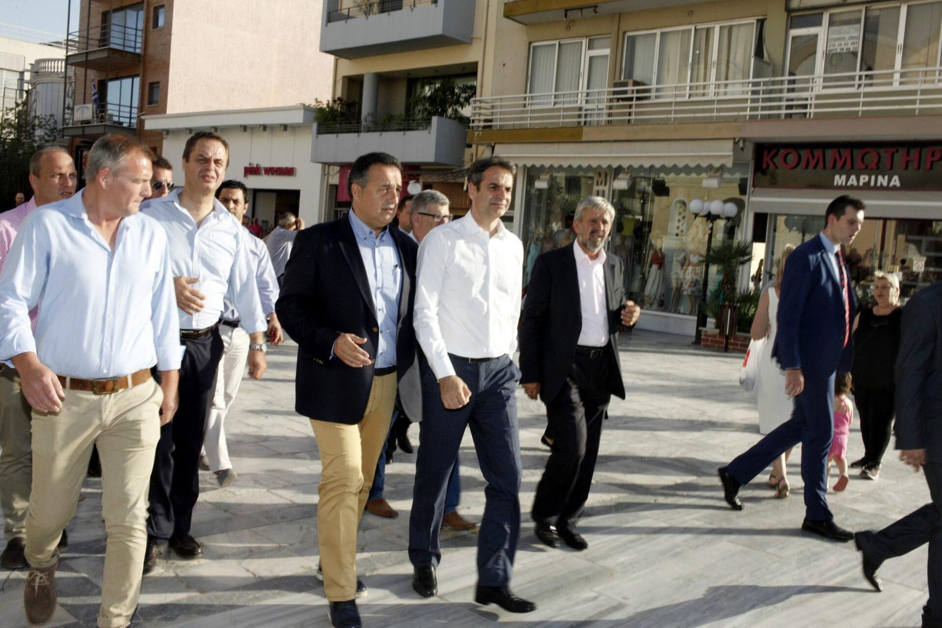 Περιοδεία Κυριάκου Μητσοτάκη στον δήμο Αχαρνών – Επίθεση σε Τσίπρα