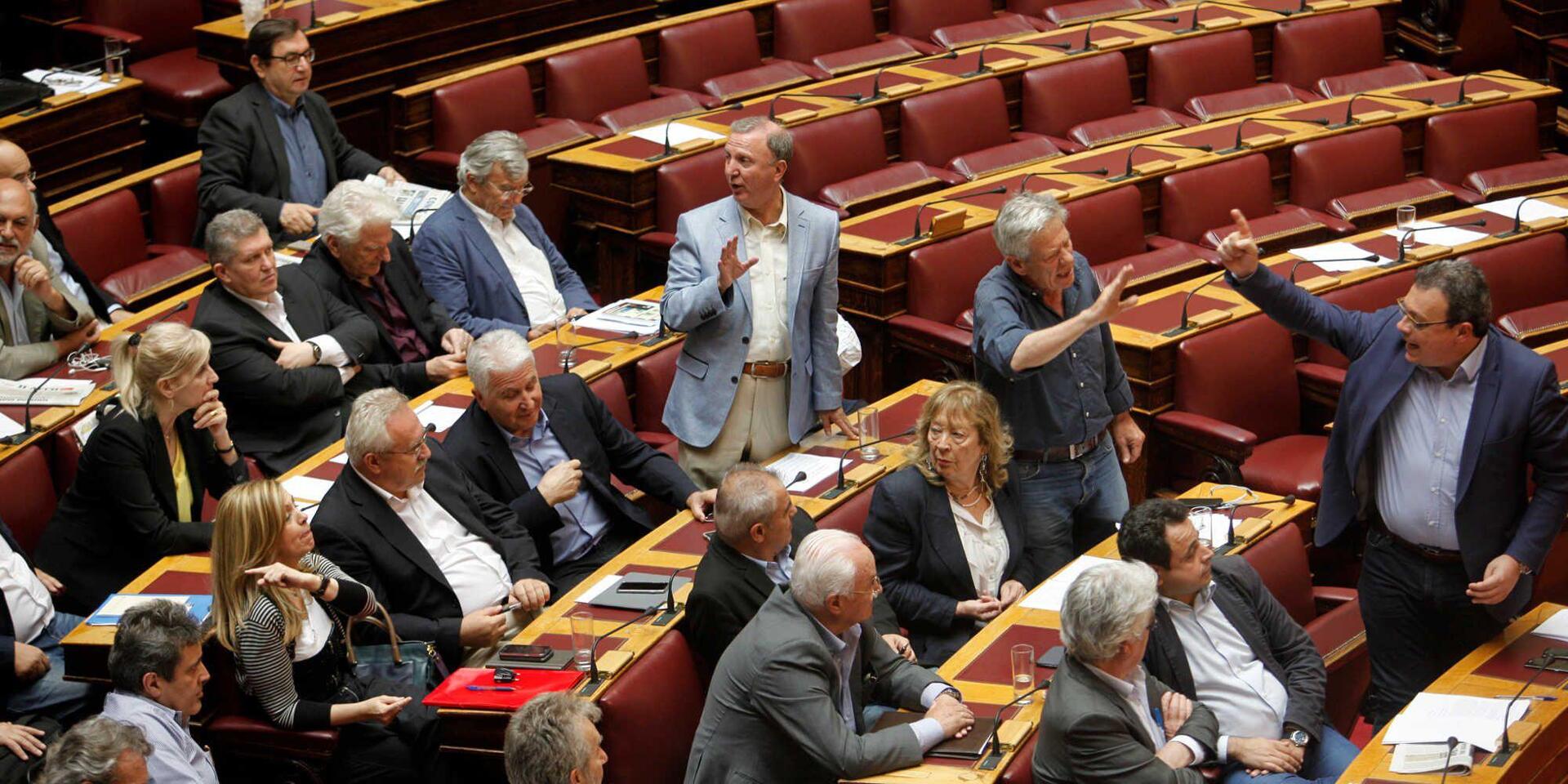 Τραγέλαφος με καυγάδες και κόντρες η συζήτηση στη Βουλή για τις offshore