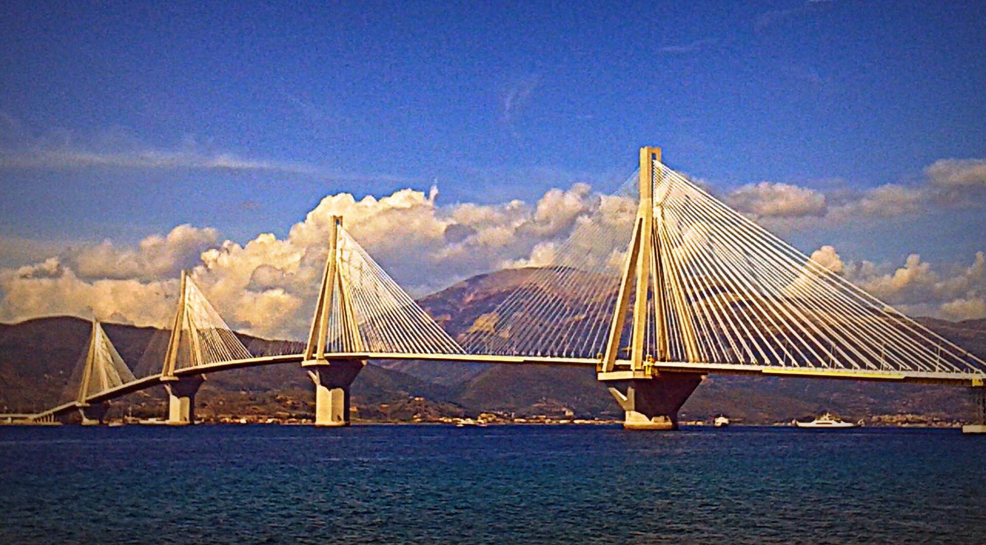 Λαϊκίστικη καμπάνια υπέρ του Brexit χρησιμοποιεί την Ελλάδα: Βρετανοί να που πάνε τα λεφτά σας