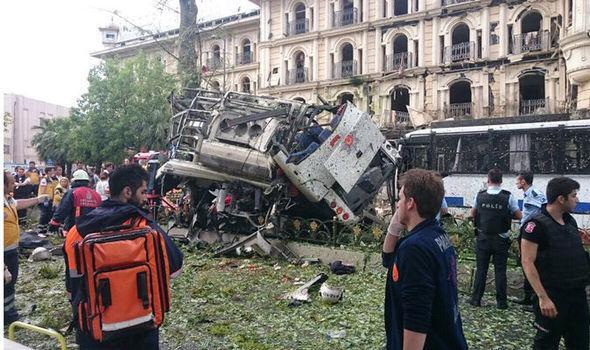 Κωνσταντινούπολη: Έκρηξη με στόχο, πιθανότατα, λεωφορείο της αστυνομίας