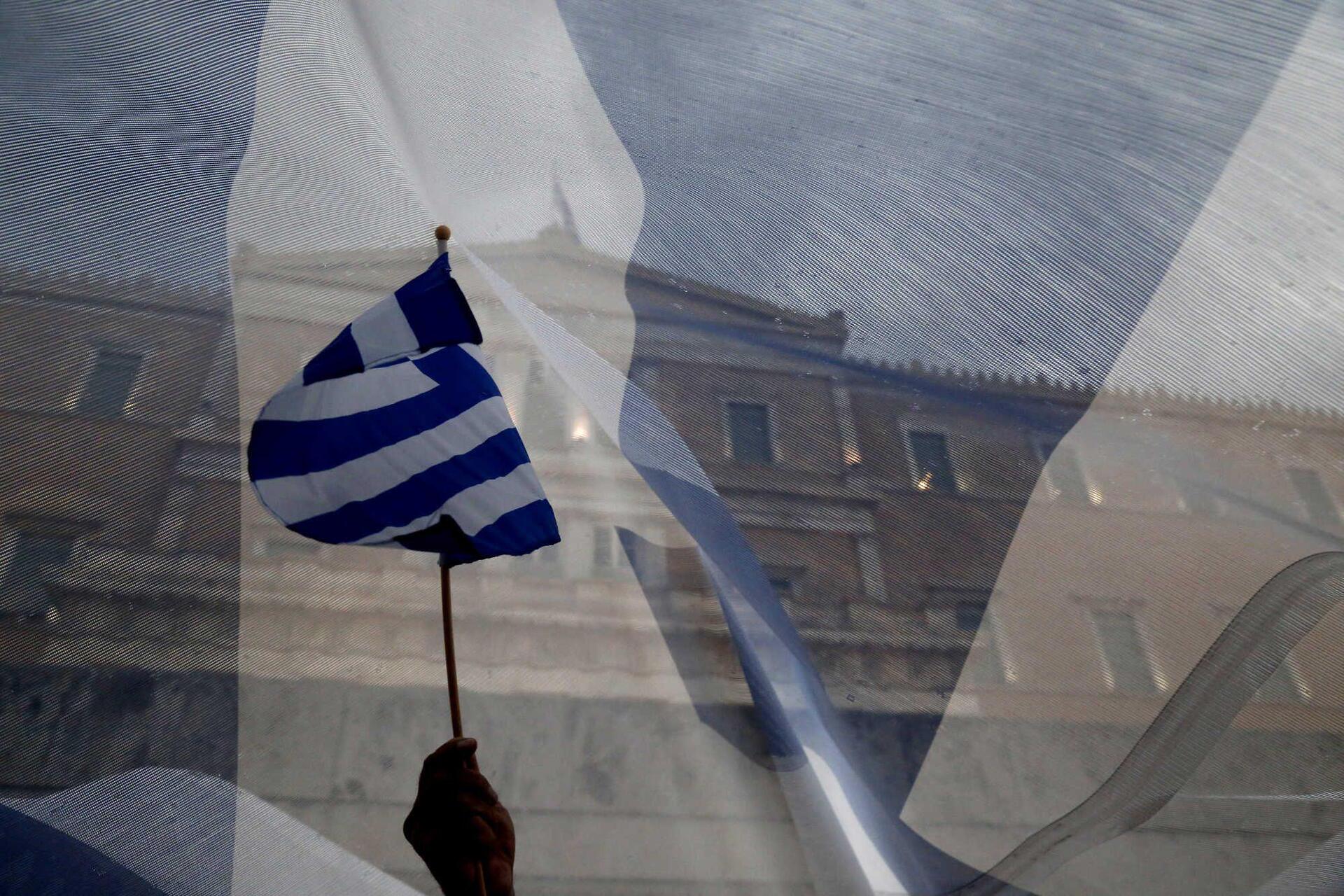 Τελευταία προπαγάνδα του Λάκη για τους #Παραιτηθείτε