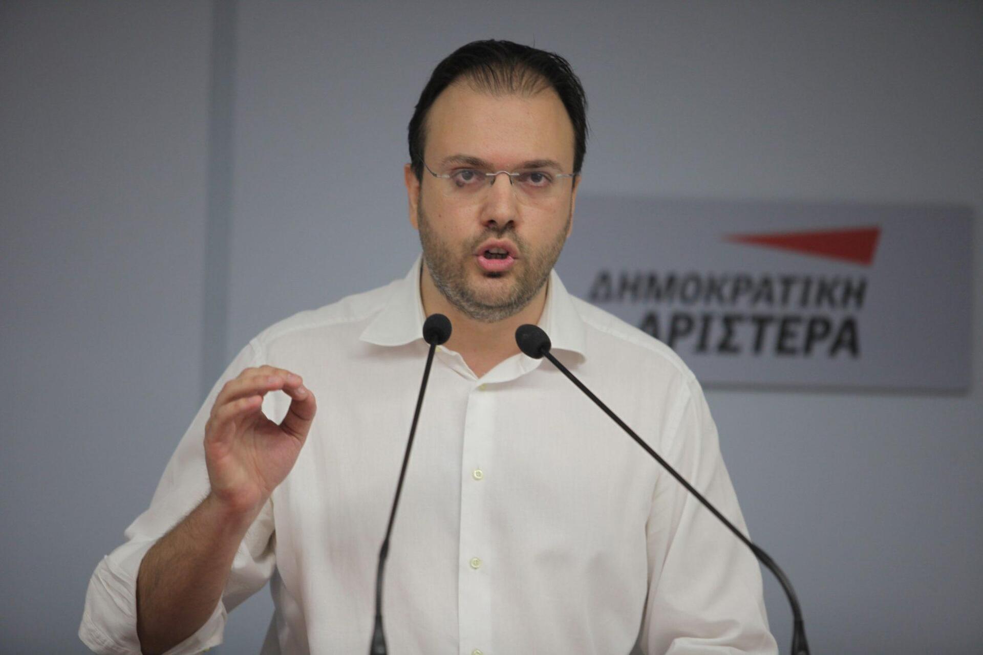 Θεοχαρόπουλος για ΣΥΡΙΖΑ: Έξω το παίζει νομοταγής, μέσα παριστάνει τον νταή
