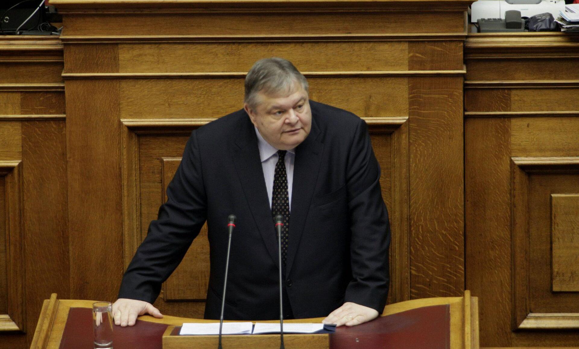 Βενιζέλος: Μόνο η δικτατορία επιχείρησε συνταγματικές αλλαγές με «δημοψήφισμα»