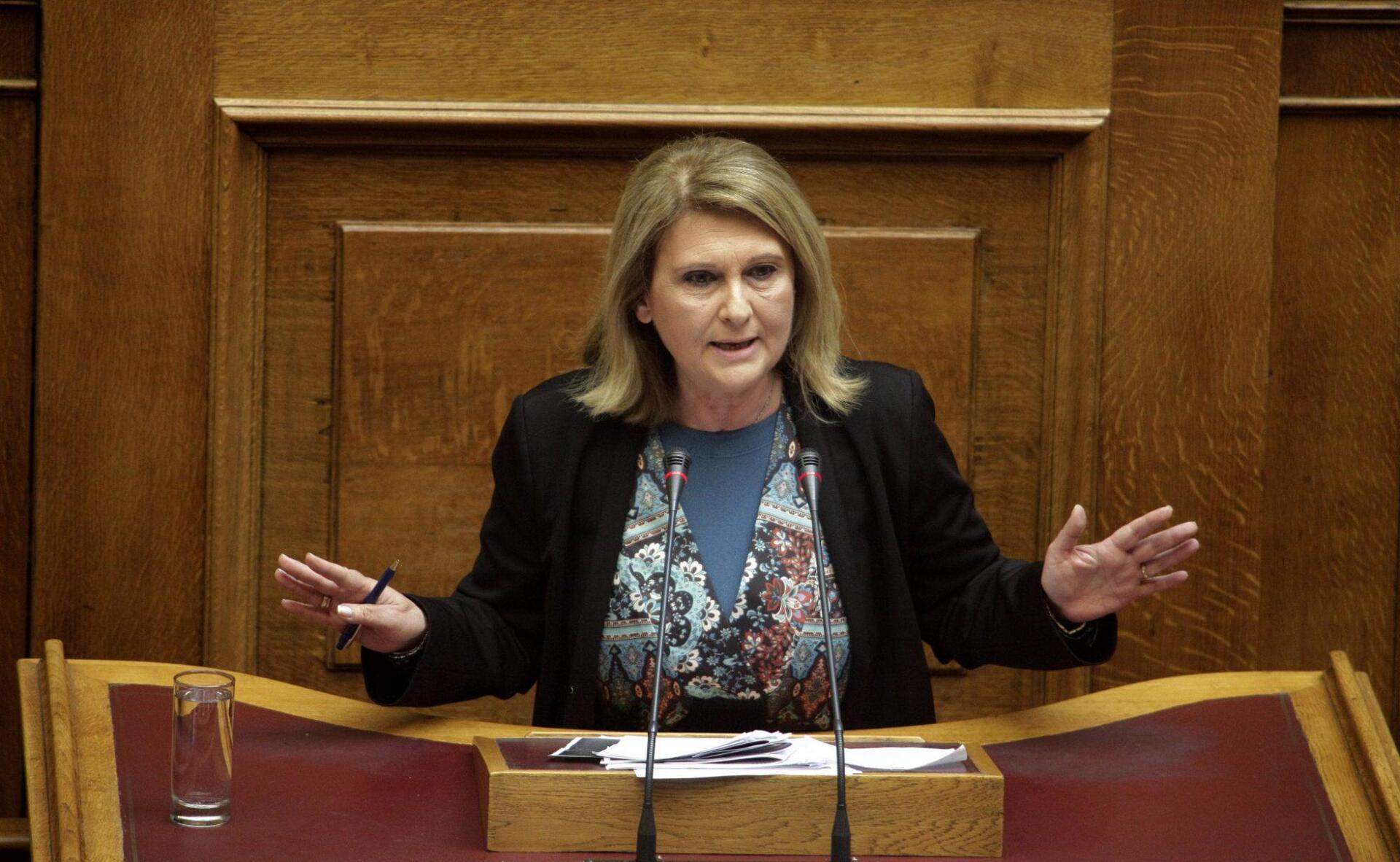 Βούλτεψη: Κίνδυνος να μεταφερθεί στη Βουλή η σύγκρουση για τα κανάλια