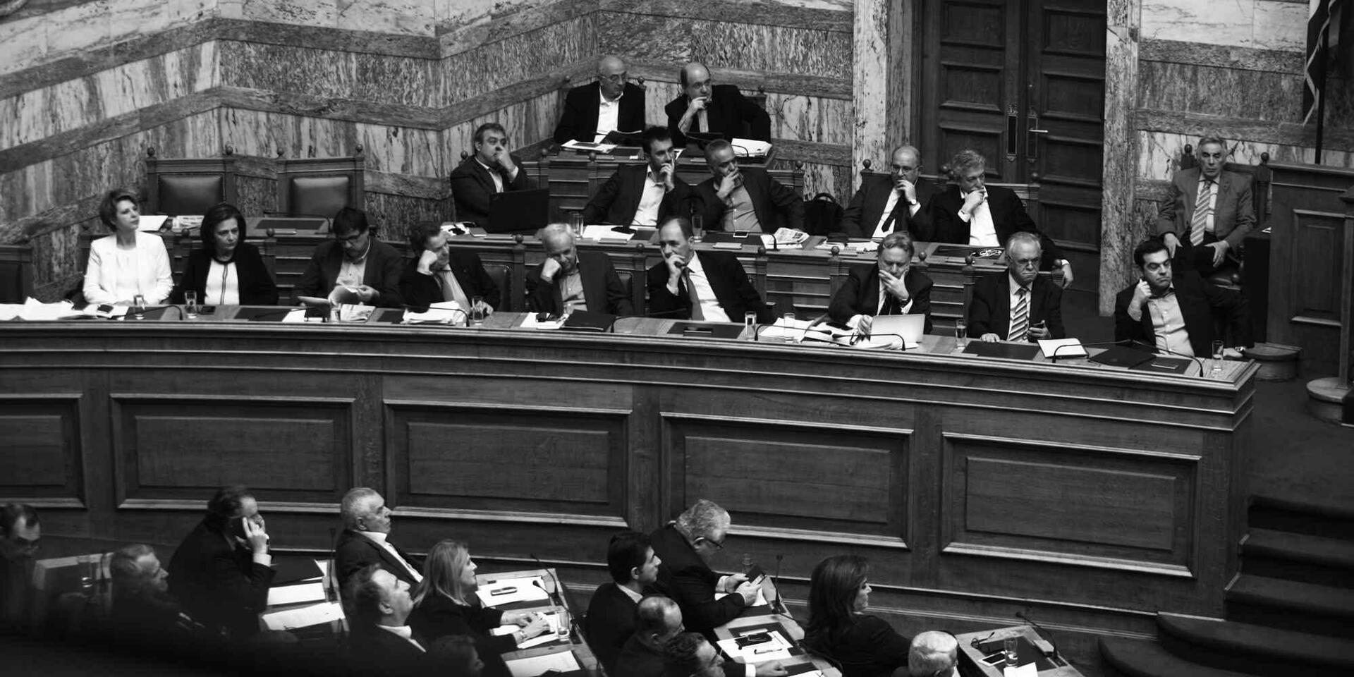 Η βαθμολογία 15 υπουργών και οι θερινές «εξετάσεις» ανασχηματισμού
