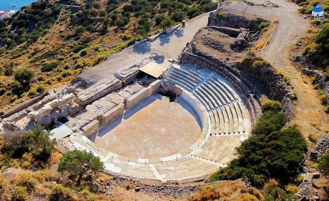 Παραδόθηκε το ανακαινισμένο αρχαίο θέατρο της Μήλου