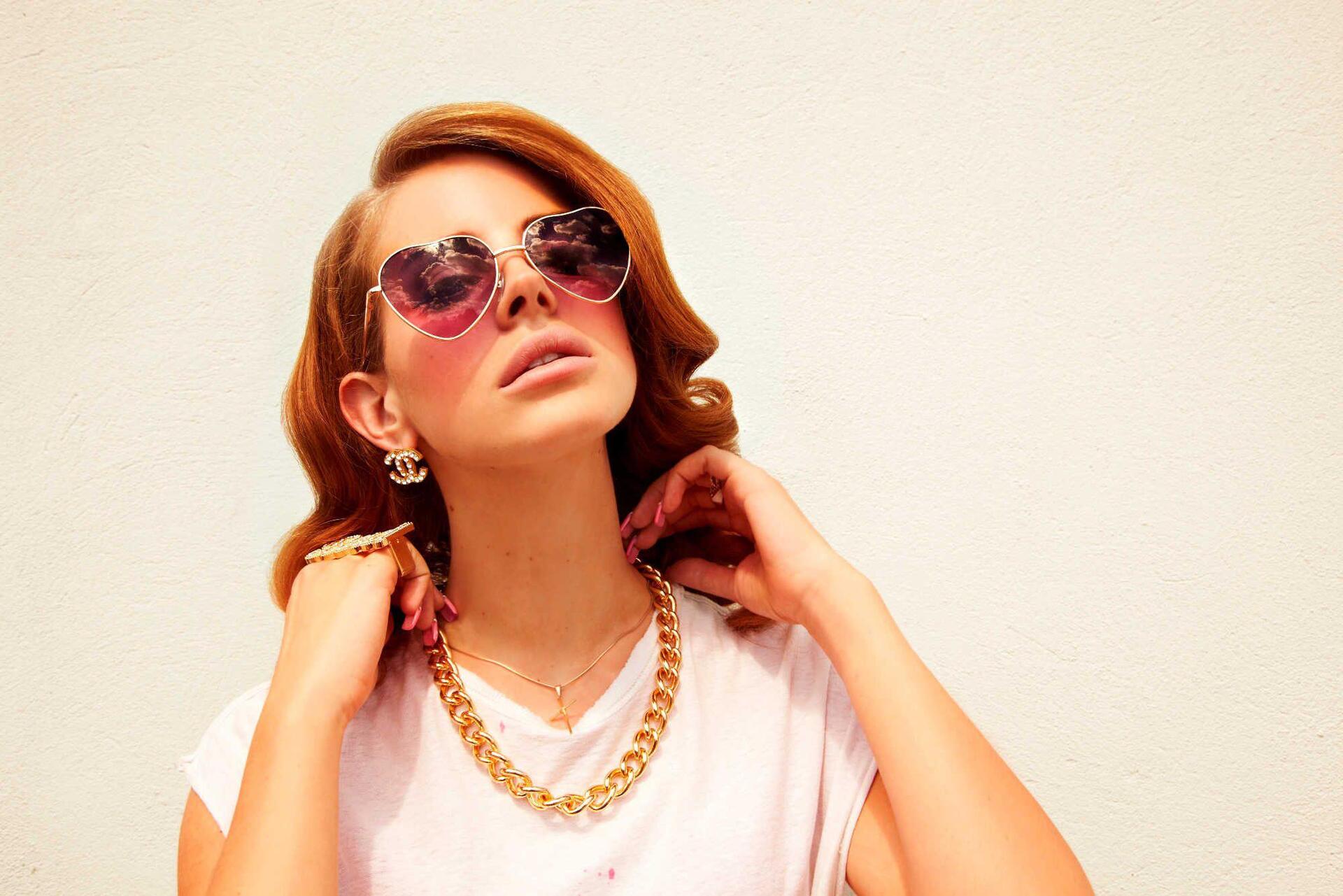 H Lana Del Rey γέμισε το instagram Αθήνα…