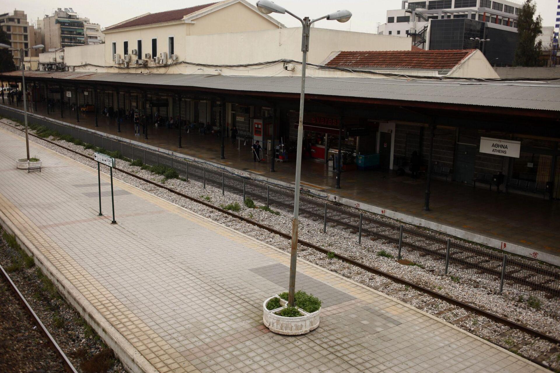 Σε 24ωρη απεργία τρένα και προαστιακός
