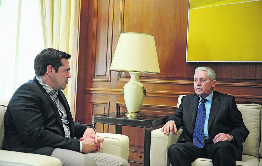 Τσίπρας, Κουβέλης και ΓΑΠ έχουν στοιχίσει πάνω από το 60% του ΑΕΠ