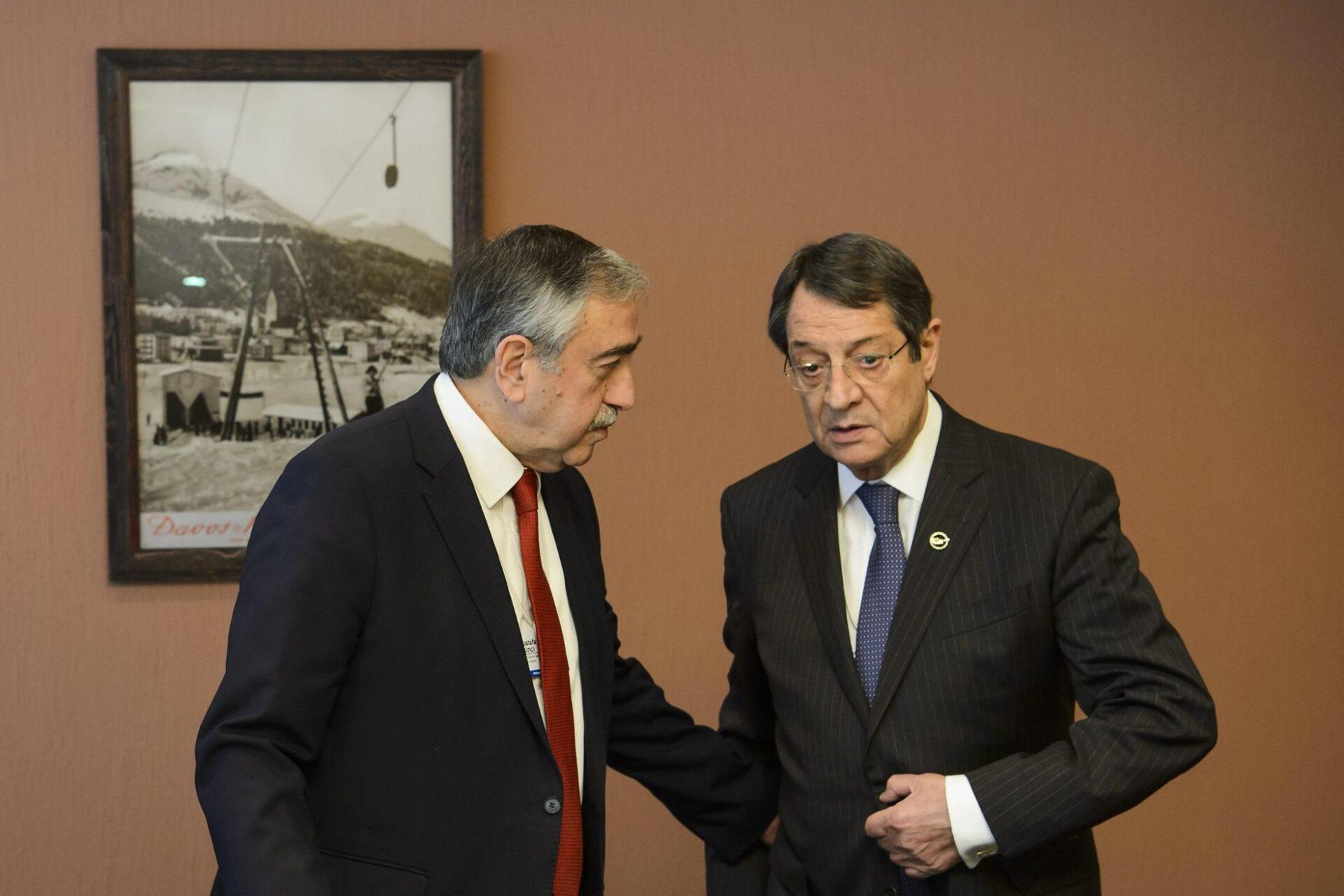 Αναστασιάδης-Ακιντζί: Συναντίληψη σε θέματα οικονομίας και ΕΕ