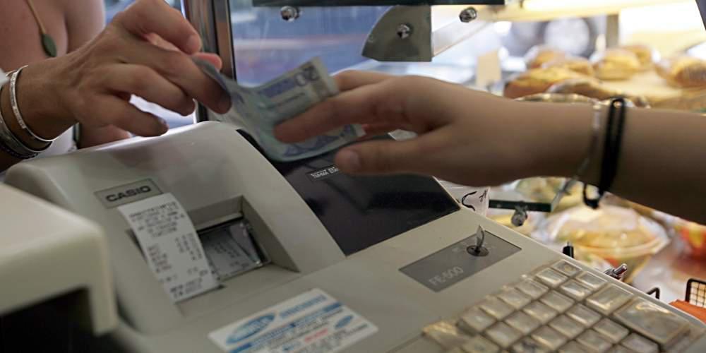Προπηλάκισαν ξανά εφοριακούς σε ταβέρνα – Αυτή την φορά στην Κρήτη