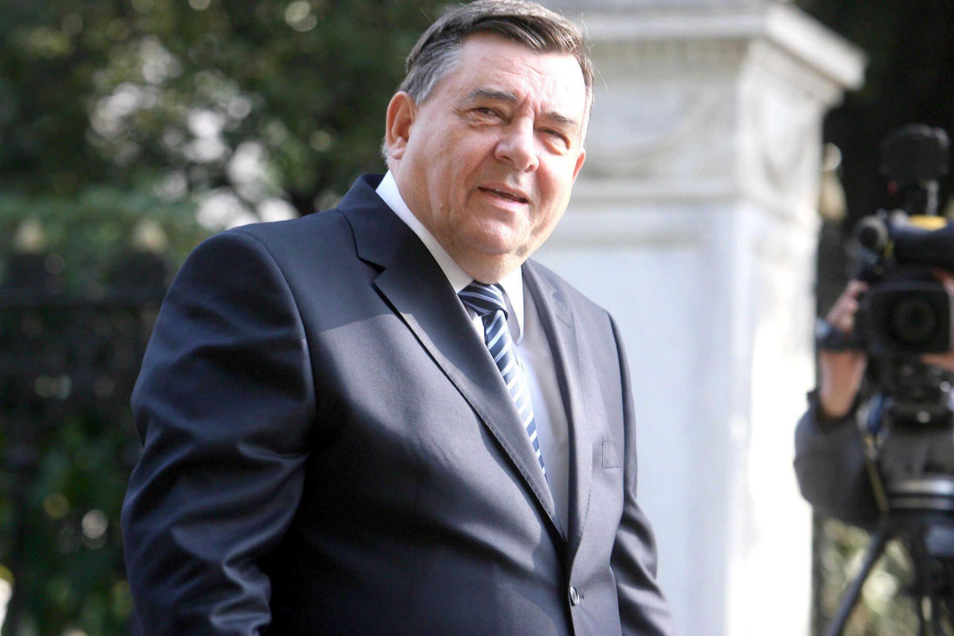 Εκτός διαγωνισμού για τις τηλεοπτικές άδειες το ΑΡΤ του Καρατζαφέρη