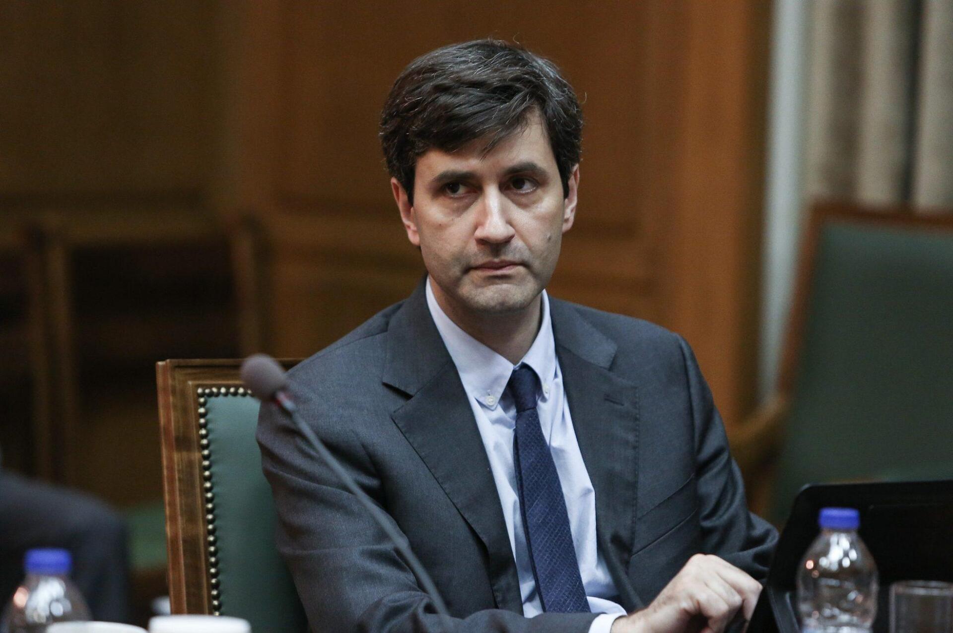 Ο Χουλιαράκης ξεχνάει κρίση, λιτότητα και Brexit
