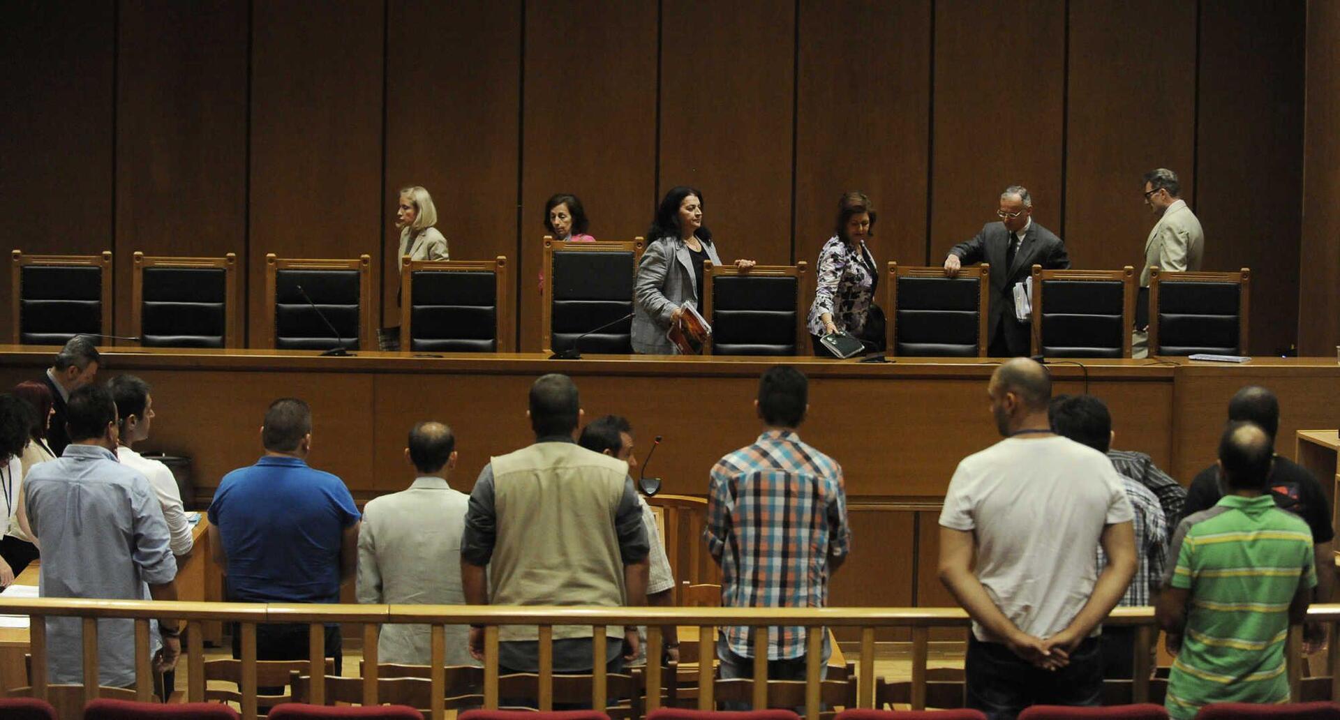 «Έλα εδώ ρε κότα θα σε σκοτώσω» φέρεται να είπε χρυσαυγίτης στον Φύσσα λίγα λεπτά πριν τη δολοφονία